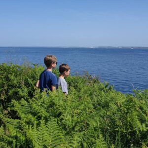 Groix avec les enfants - Sur le sentier côtier