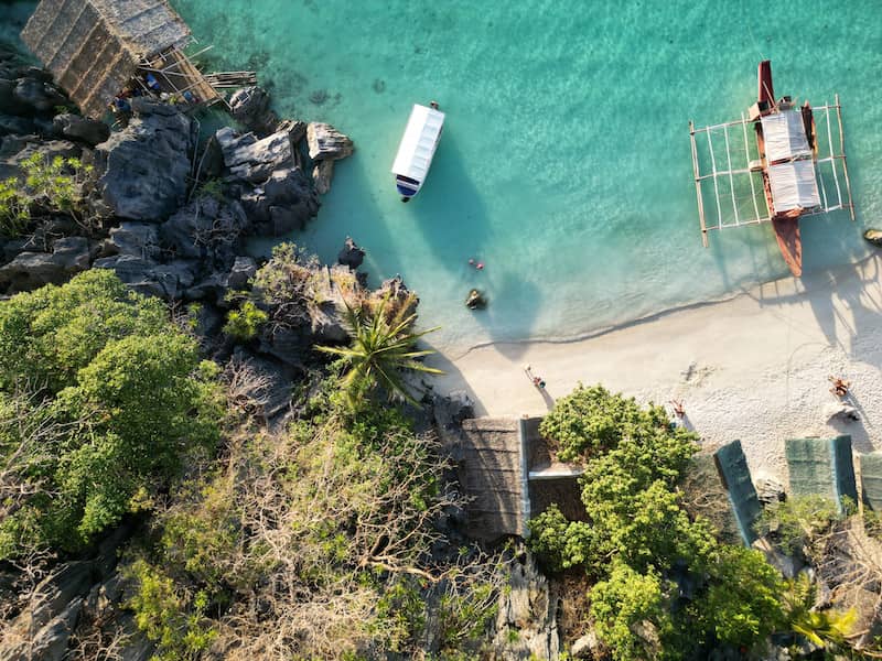 onok iles balabac philippines avec les enfants