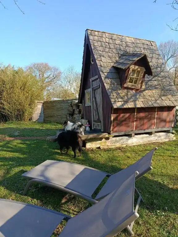 Hébergement insolite Bretagne à faire en famille - cabane magique