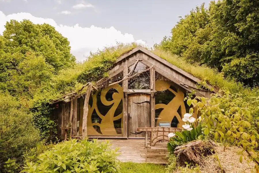 Hébergement insolite Bretagne à faire en famille - cabane vegetalisé