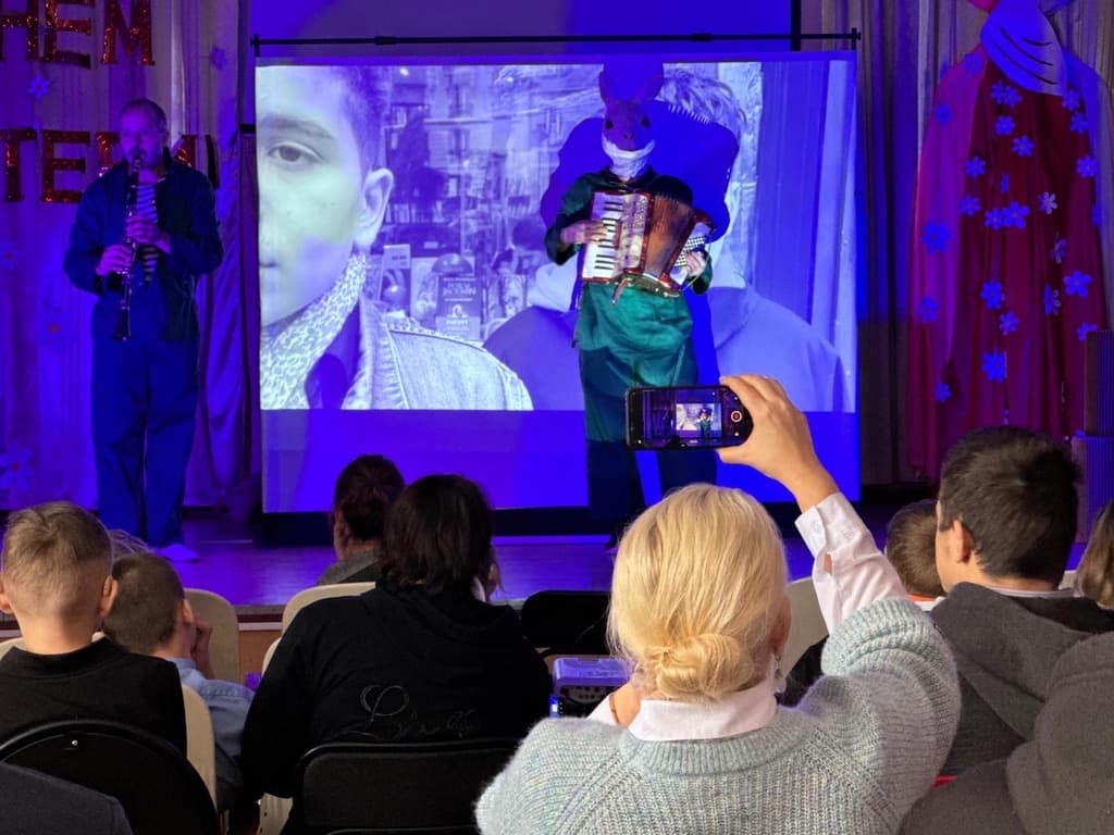 voyage théâtral autour du monde