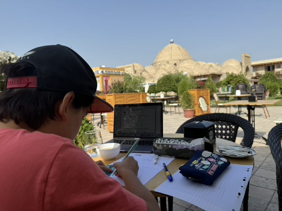 voyage théâtral autour du monde