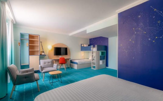 hôtel proche de Disney avec piscine, prolonger la magie de disney