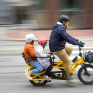 vélo électrique solution de mobilité intergénérationnelle