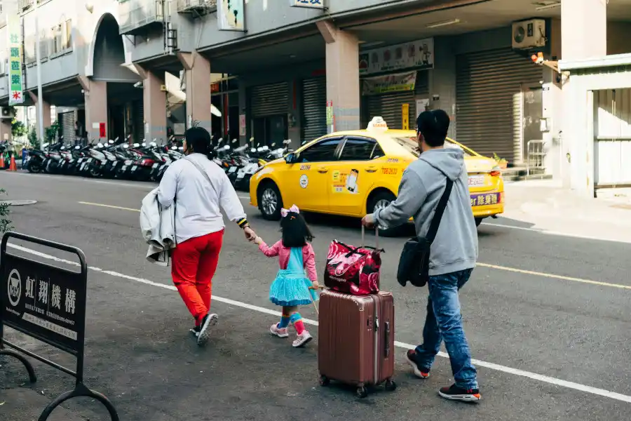 qu'est-ce qu'on met dans une valise d'enfant